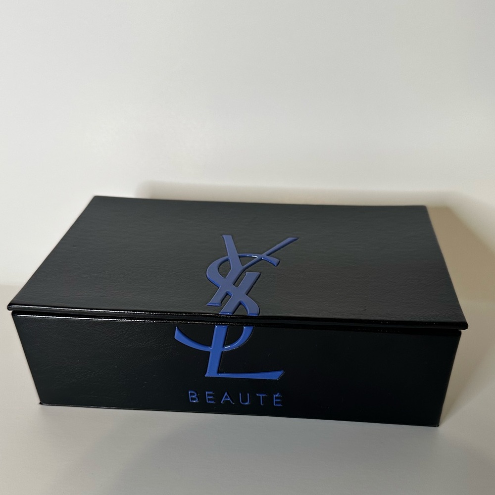 Yves Saint Laurent Beauté Black Box with Mirror